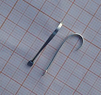 Серебряные самосвалы на корюшку зубатку Дворник № 5 мм фирмы Маруто лопатка ( лопатка для монтажа лески Снасти на корюшку на Камчатке и Де Кастри.