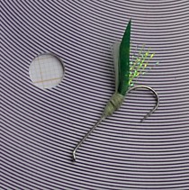 Самосвалы на корюшку Терминатор с крылом Зелена рыбья кожа Хаябутса,бородками люрекса и головкой фосфор из шелка обьемный фосфор ( головка светит в темноте зеленым)