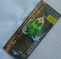 Лягушка на змееголова фирмы Стингер 60 мм- 16 гр зеленая лягушка с красной головой