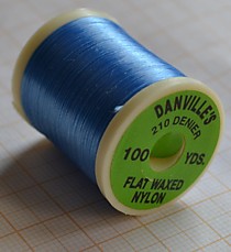 Монтажные нити для самодуров на корюшку и зубатку "Данвиллс",фирма "Вапси. 100-ярдов,прочность и толщина-210 ден,восковой нейлон плоского сечения,цвет-Синий.FLAT WAXED NYLON 100 YDS DANVILLE'S WAPSI