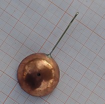 медная мормышка на ленка крупня с крючком стримерным  № 7 мм   вес мормышки- 28 грамм ( толстая медная коронка с бабитом внутои.